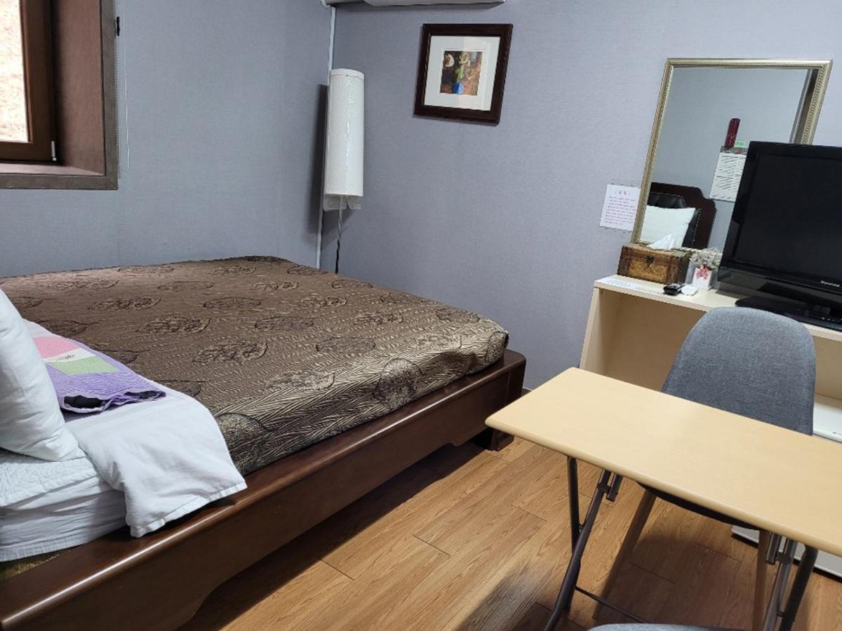 Sanaega Pension Villa ยางยาง ภายนอก รูปภาพ