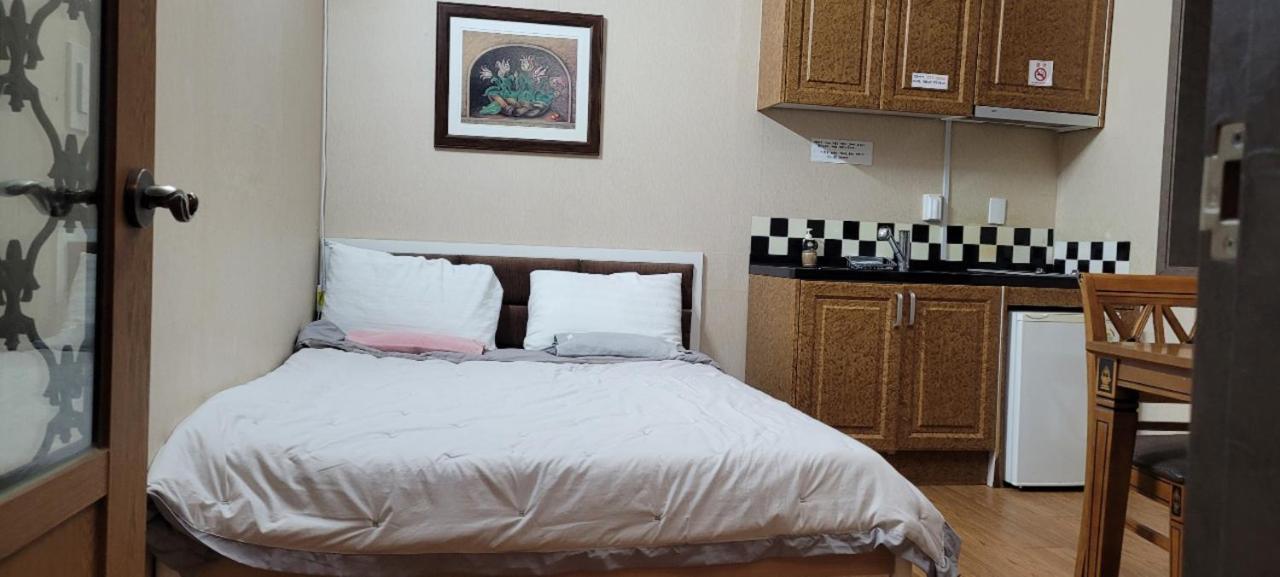 Sanaega Pension Villa ยางยาง ภายนอก รูปภาพ