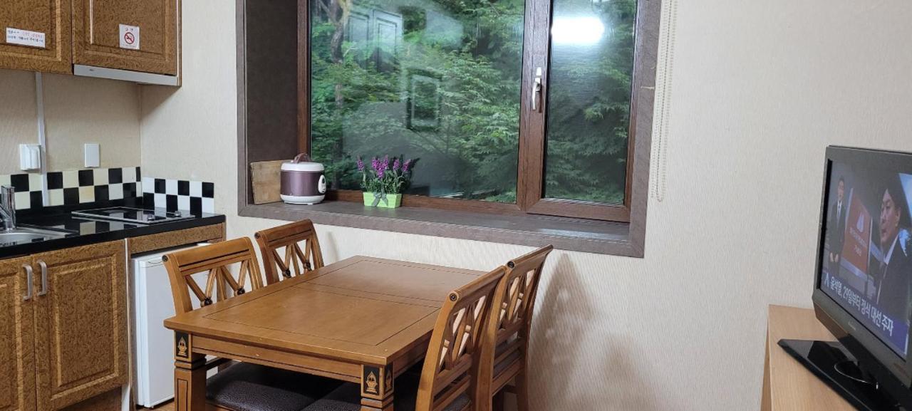 Sanaega Pension Villa ยางยาง ภายนอก รูปภาพ