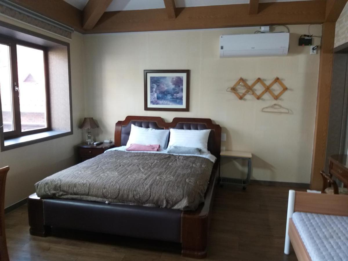 Sanaega Pension Villa ยางยาง ภายนอก รูปภาพ
