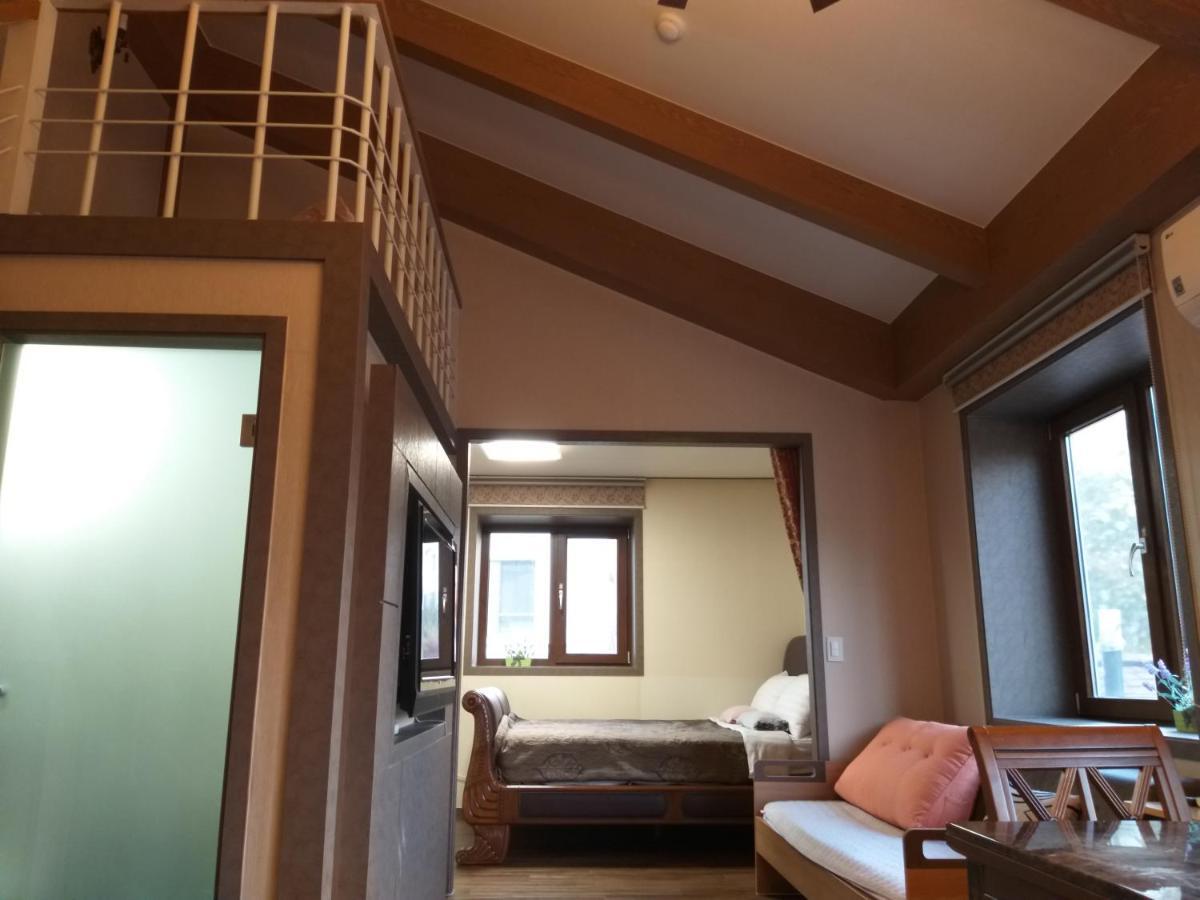 Sanaega Pension Villa ยางยาง ภายนอก รูปภาพ