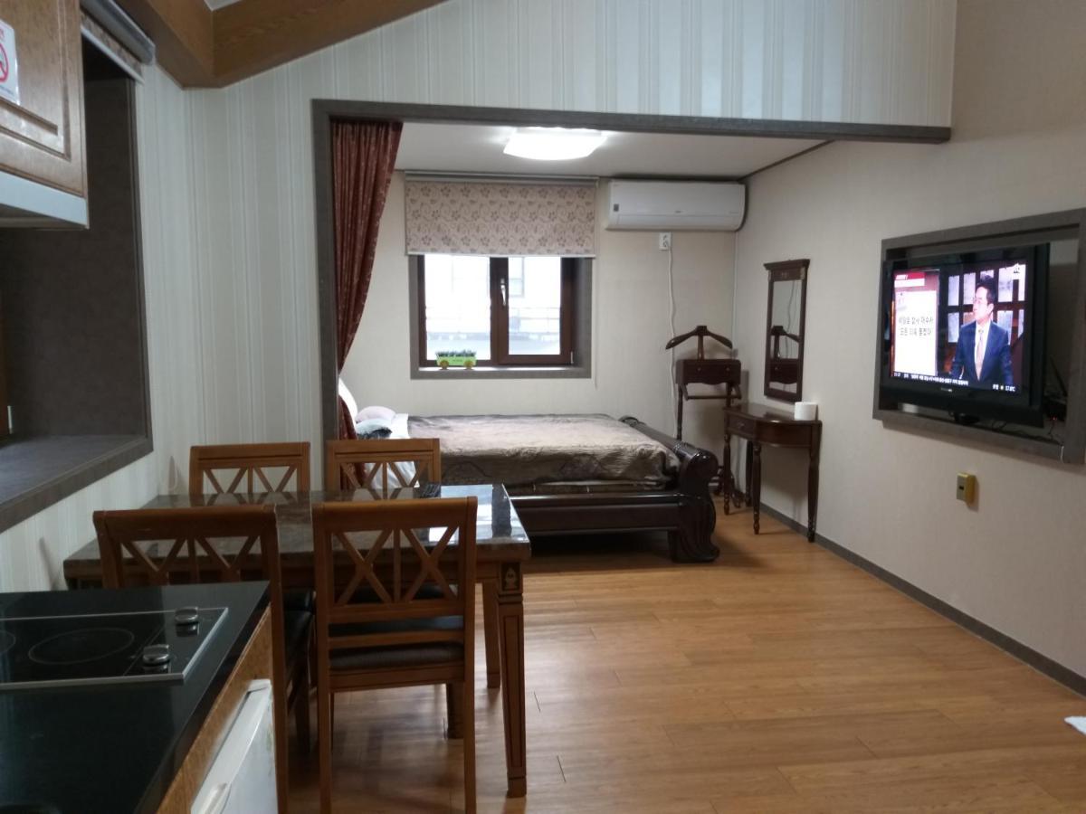 Sanaega Pension Villa ยางยาง ภายนอก รูปภาพ