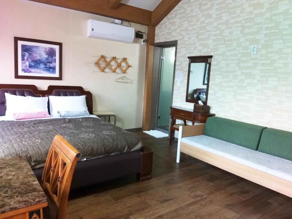 Sanaega Pension Villa ยางยาง ภายนอก รูปภาพ