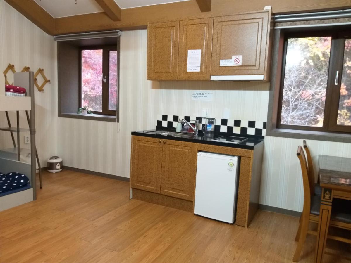 Sanaega Pension Villa ยางยาง ภายนอก รูปภาพ